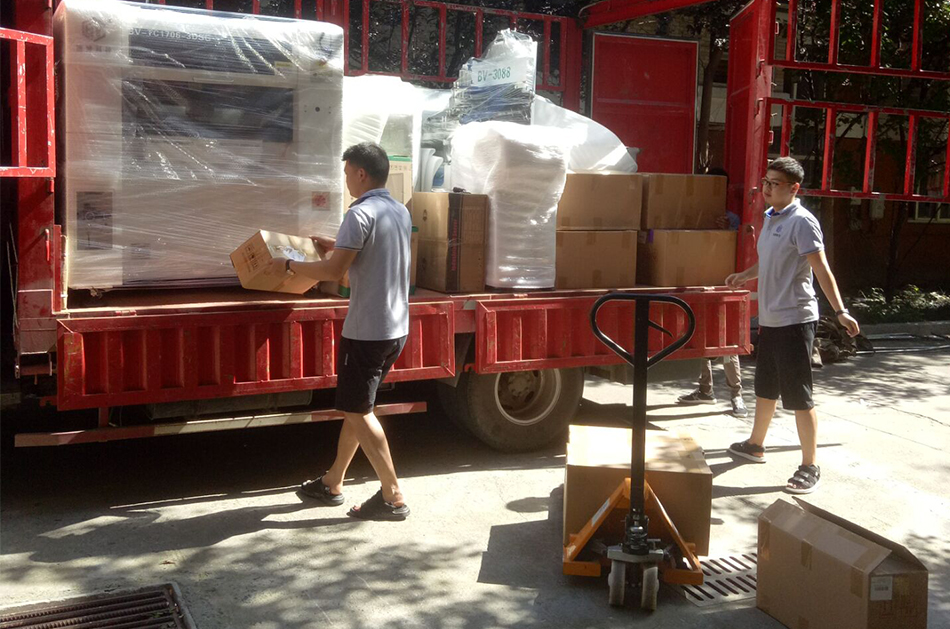 Jiangsu customer SMT equipment special car delivery